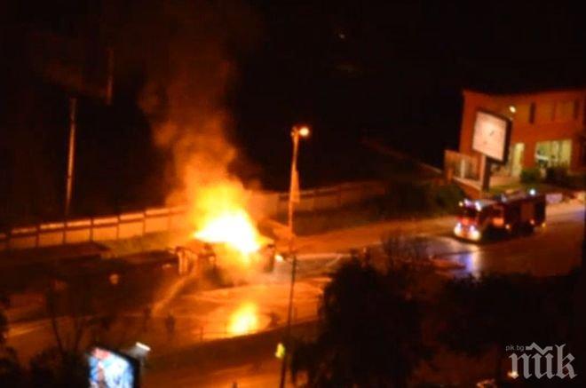 Хонда пламна като факла пред Билла в Славейков в Бургас