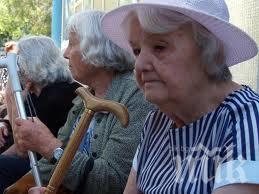 Науката обяснява: Защо имаме баби и дядовци?