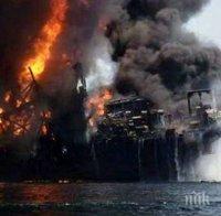 Спасяват с хеликоптер работниците от горящата петролна платформа в Каспийско море