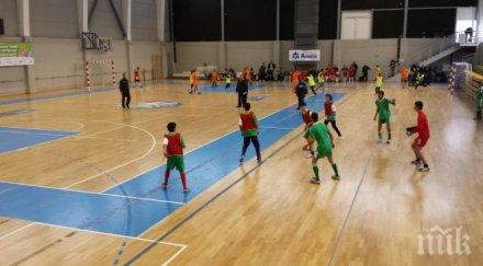 коледен турнир зарадва деца риск