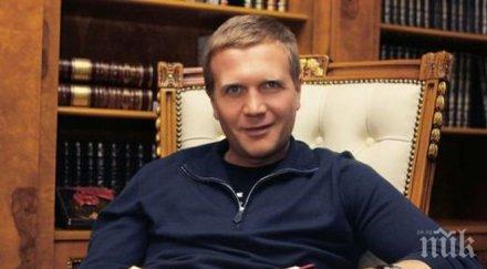 шок адвокат милиардер обеси вратовръзката луксозния апартамент