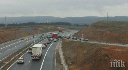 протестиращите винетките блокираха струма