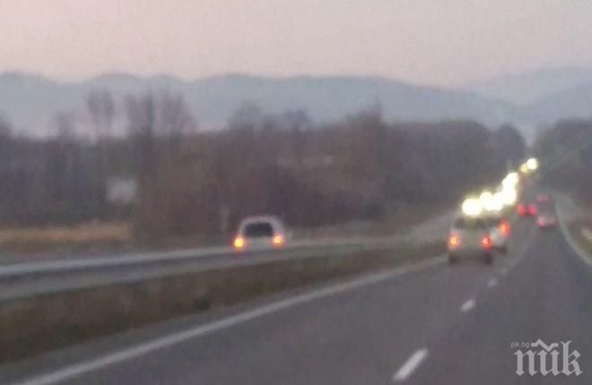 Кошмар на Тракия: Шофьор лети в насрещното (видео)