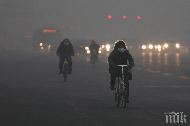 Без занимания на открито за учениците в Пекин заради смог