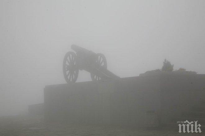 Училищата в Пекин отменят мероприятията на открито заради смога над града