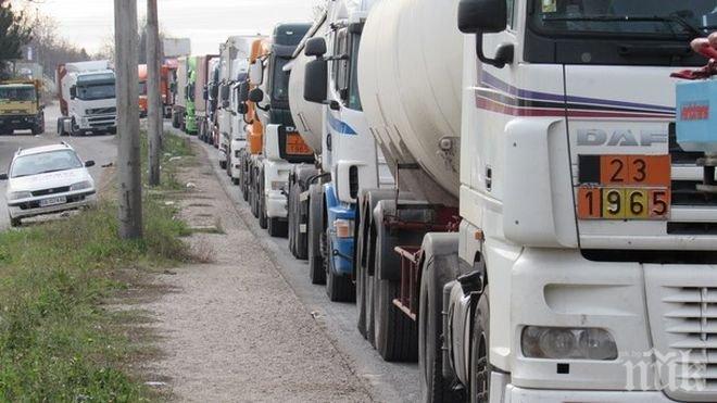 ПИК TV: Опашка от камиони на Дунав мост няма, останаха боклуците
