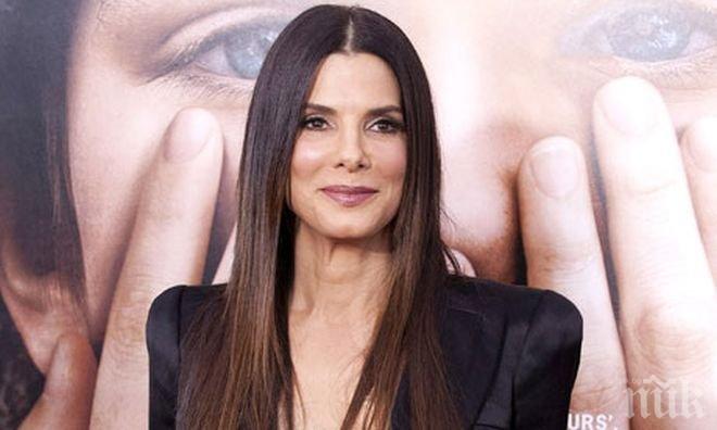 Сандра Бълок осинови момиченце