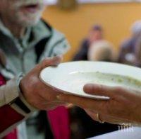 Възрастни хора живеят в нечовешка мизерия и плащат за това