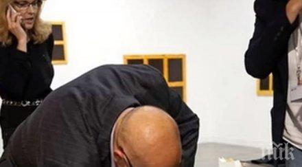 галерия стана сцена опит убийство посетителите мислят част шоу видео