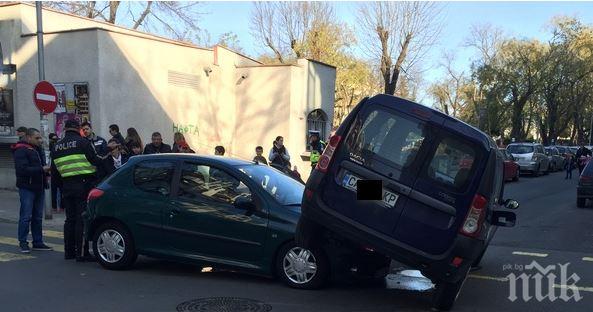 Пиян помете четири коли в Пловдив
