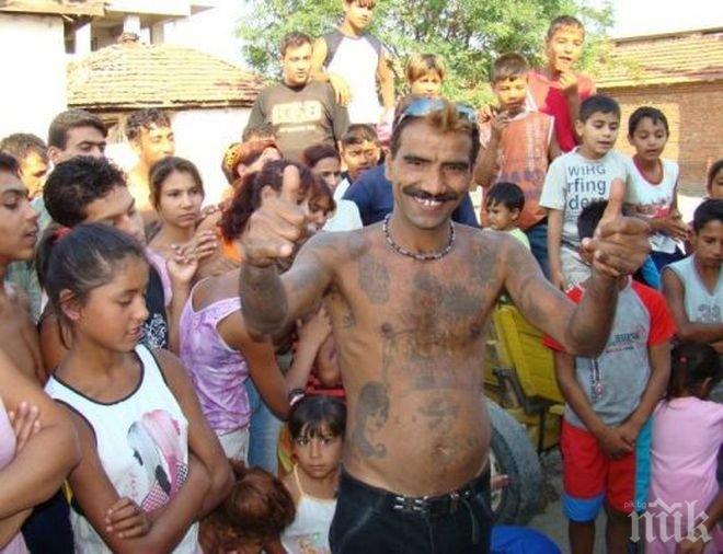 Бургаски роми скачат на полицаи, направили им забележка за силна музика