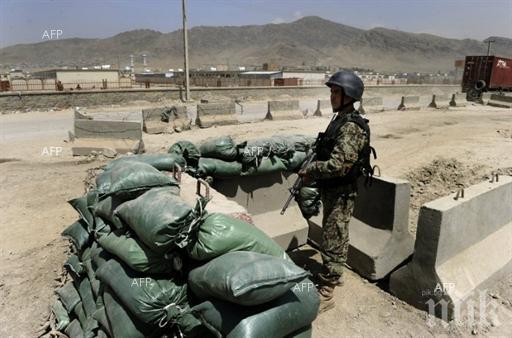 Повече от 60 души са загинали при атака на талибаните срещу летището в Кандахар