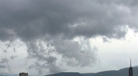 чака облачно топло време