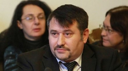 управителят фонд научни изследвания подаде оставка