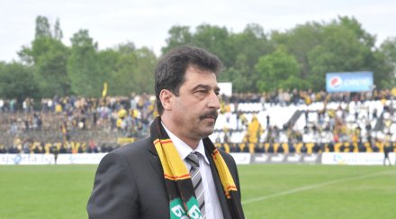 банкерът цветан василев смята фактор важното хората гласуват