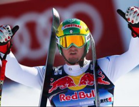 Парис спечели спускането на легендарната писта Щрайф