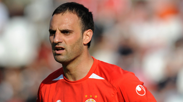 Защитник на ЦСКА осъди бивш началник за 1000 лева