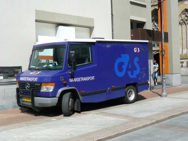 Полицията погва инкасо колите