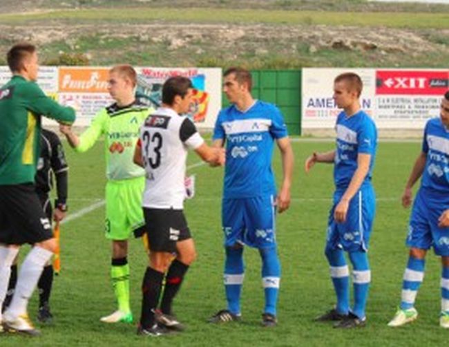 Новите в Левски тръгнаха със загуба от Аарау