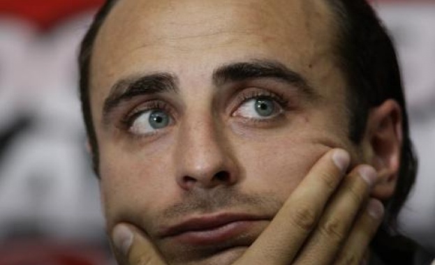 Бербатов на опашка в Лондон да гласува на референдума