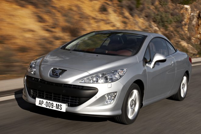 Съдът спаси от съкращения 8 хил. служители на Пежо Ситроен 