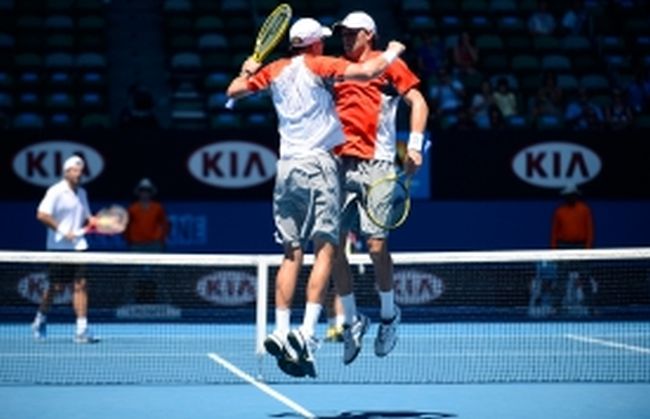 Близнаците Брайън с историческа титла в Мелбърн