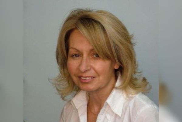 Беновска към Станишев: БСП имате ли политически тестостерон и привлекателност с нови идеи