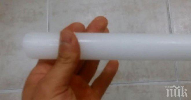 Така чиста банята ти никога не е била! А е нужно само едно нещо – свещ! Какво следва?

