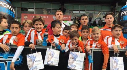 рефан спонсор големия футболен турнир каталуния снимки видео