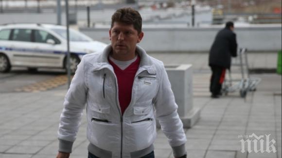 Шефът на Литекс се оправдава със съдията за прекратяването на мача със сините