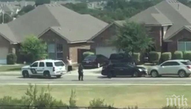 Брутално! Вижте как американски ченгета разстреляха мъж с вдигнати ръце (видео 18+)	