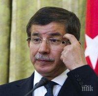 Анкара: Давутоглу ще обсъди в София проблемите с миграцията