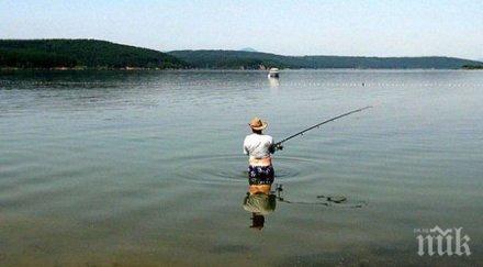 daily mail италиански рибар извади 120 килограмов сом река