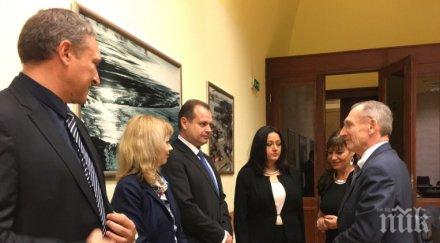 павлова черпи опит унгария тол системата