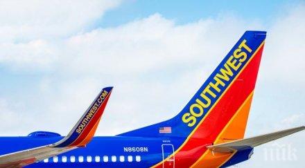 боинг 737 извърши успешно аварийно кацане тексас