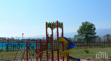 свалят таксите забавачка коли хасково