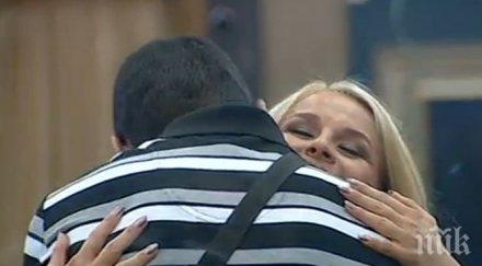 изкараха зарко биг брадър старс боецът целуна деси слава излезе