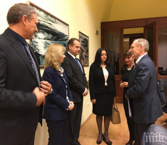 Павлова ще черпи опит от Унгария за тол системата им