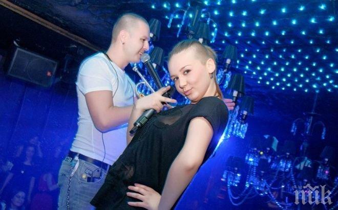 Цветелина Грахич пощуря! Остана само по татуировки, показа си ненките (снимка)