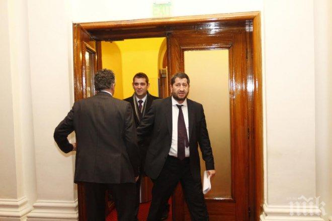 ШОК! Бившият министър Христо Иванов дойде в Народно събрание 