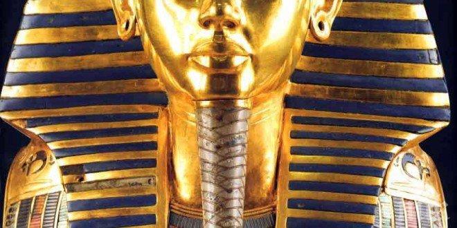 Маската на Тутанкамон е поправена и вече е в оригиналния си вид