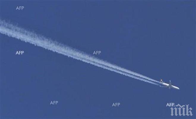 Мъж души жена в самолет заради спусната облегалка