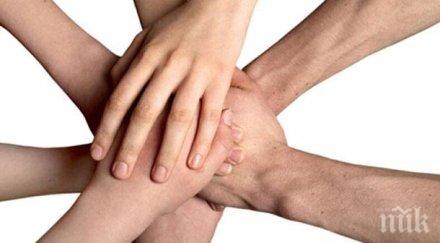 ученици правят благотворителен концерт подкрепа болно дете