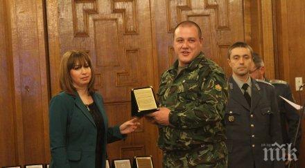 военните наградиха ваня стамболова гошо гюлето