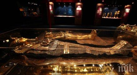приключи реставрацията погребалната маска тутанкамон
