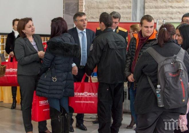 Дарителска кампания за деца на загинали и пострадали служители от системата на МВР