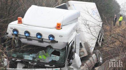 зверско автомеле варна тир камион помляха един друг изхода града