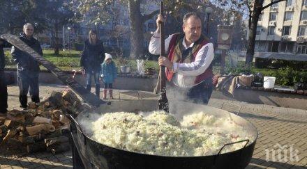 пик коледен кебап сготвиха големия тиган димитровград