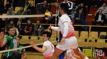 нефтохимик 2010 отново върха суперлигата