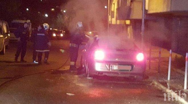 Пожар в Бургас! Скъпарско возило изгоря до основи (снимки)